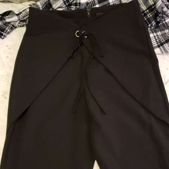 🆕 BCBG Max Azria high waist wrap pants - Picture 4 of 10